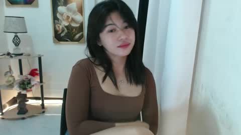 Snapshot of yourprettytrish chatting on February 19, 1:29 am Trish online show from February 19, 1:29 am