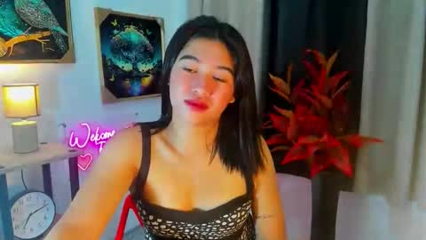 Snapshot of yourprettytrish chatting on November 7, 11:10 am Trish online show from November 7, 11:10 am