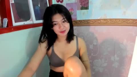 Snapshot of yourprettytrish chatting on April 24, 10:23 pm Trish online show from April 24, 10:23 pm