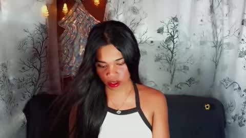 Snapshot of yourqueen_19 chatting on April 28, 5:34 am yourqueen_19 online show from April 28, 5:34 am