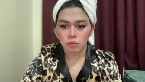 Snapshot of yoursexytowngirl chatting on May 17, 12:23 pm LALA online show from May 17, 12:23 pm