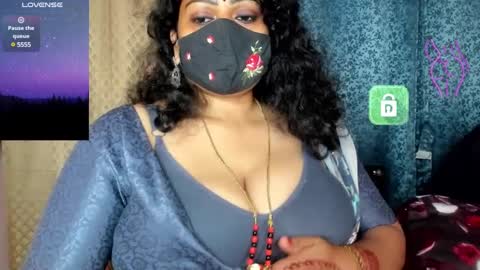 Snapshot of yourss_preethy chatting on January 24, 9:39 am preethy online show from January 24, 9:39 am