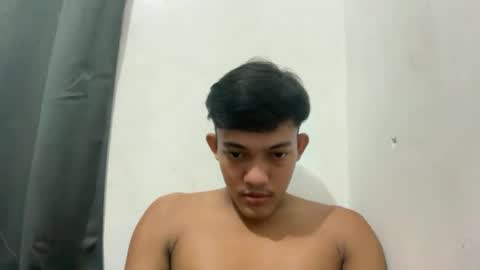 Snapshot of yourstreetguy_kenneth chatting on July 29, 2:37 pm yourstreetguy_kenneth online show from July 29, 2:37 pm