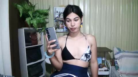 yoursubmissive_larah online show from May 7, 12:21 pm