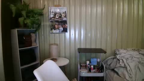 yoursubmissive_larah online show from May 11, 3:56 am