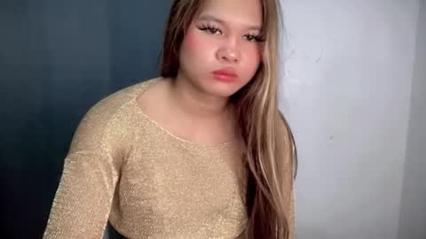 yoursweetgirl_zia online show from March 18, 1:31 am