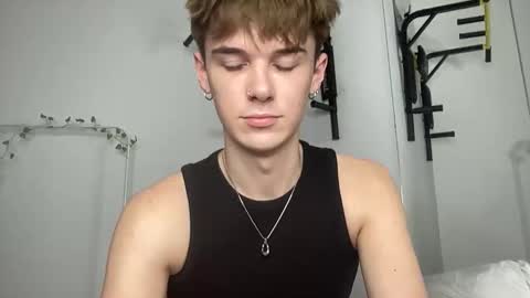 yoursweetyguy online show from November 27, 6:32 pm