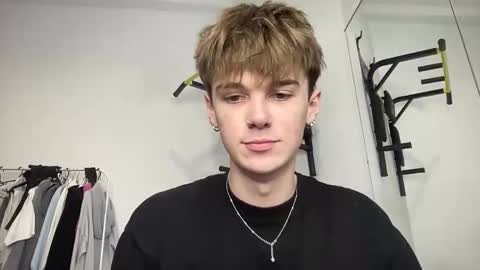 Snapshot of yoursweetyguy chatting on January 16, 4:11 pm yoursweetyguy online show from January 16, 4:11 pm