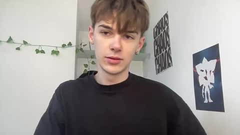 Snapshot of yoursweetyguy chatting on March 20, 4:50 am yoursweetyguy online show from March 20, 4:50 am