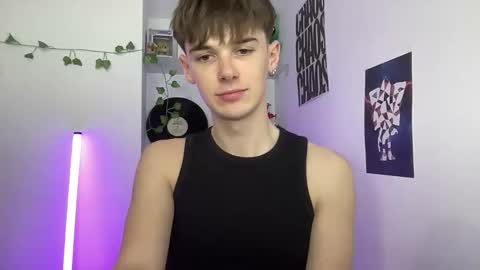 Snapshot of yoursweetyguy chatting on March 31, 6:08 pm yoursweetyguy online show from March 31, 6:08 pm