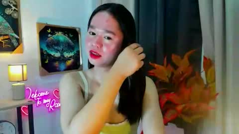 yourtinybunny online show from December 16, 11:48 am