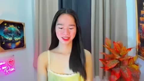 yourtinybunny online show from March 24, 11:15 am