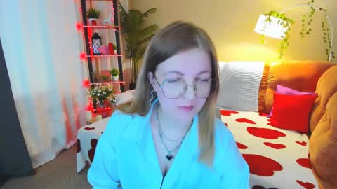 Alice online show from April 8, 9:42 am