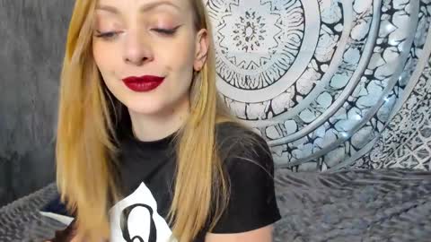 YourVenus00 -Follow my OF online show from March 1, 3:58 pm