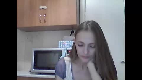 Snapshot of youur_light chatting on June 7, 6:11 pm Youur light online show from June 7, 6:11 pm