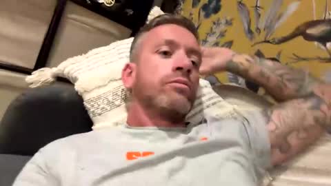 Snapshot of youwantus69 chatting on November 2, 5:37 pm You want us 69 online show from November 2, 5:37 pm