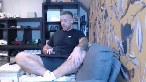 Snapshot of youwantus69 chatting on November 11, 8:09 pm You want us 69 online show from November 11, 8:09 pm