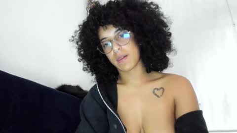 elizabeth  ju   online show from March 6, 3:35 am