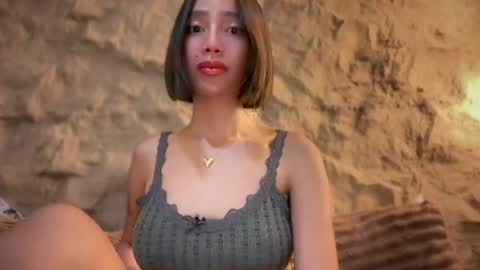 YowgineTheGreat online show from May 13, 10:12 am