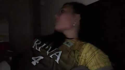 Snapshot of yrdrmgrl_jennie26 chatting on November 18, 7:35 am yrdrmgrl_jennie26 online show from November 18, 7:35 am