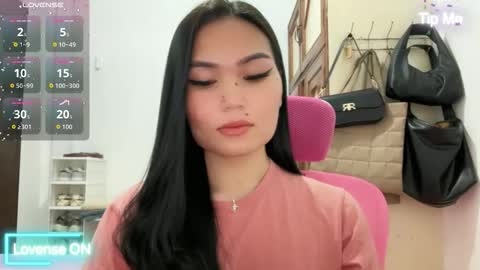 Snapshot of yrdrmgrl_jennie26 chatting on March 9, 7:51 pm yrdrmgrl_jennie26 online show from March 9, 7:51 pm