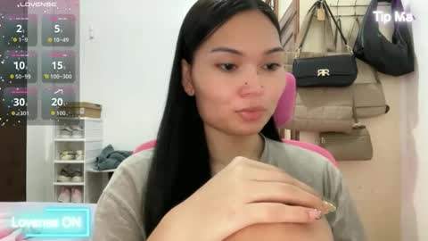 Snapshot of yrdrmgrl_jennie26 chatting on April 1, 8:04 am yrdrmgrl_jennie26 online show from April 1, 8:04 am