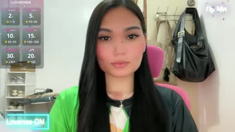 Snapshot of yrdrmgrl_jennie26 chatting on May 4, 8:38 pm yrdrmgrl_jennie26 online show from May 4, 8:38 pm