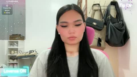 Snapshot of yrdrmgrl_jennie26 chatting on May 6, 9:09 pm yrdrmgrl_jennie26 online show from May 6, 9:09 pm