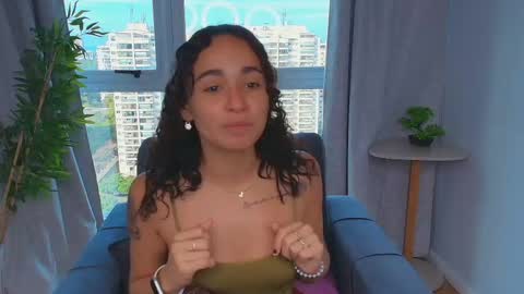 Ysenne online show from May 23, 11:14 am