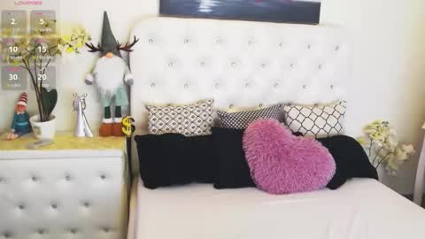 Yssabel online show from February 19, 5:36 am