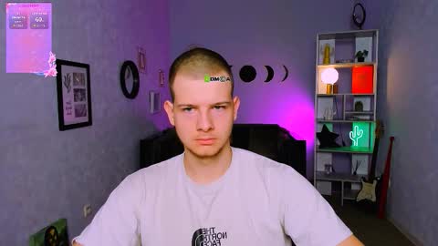 Snapshot of yudji_boy chatting on September 20, 12:06 pm yudji_boy online show from September 20, 12:06 pm