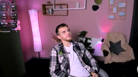 Snapshot of yudji_boy chatting on November 4, 9:41 am yudji_boy online show from November 4, 9:41 am