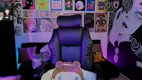    rawr   Anne Independent model      online show from February 11, 10:59 pm