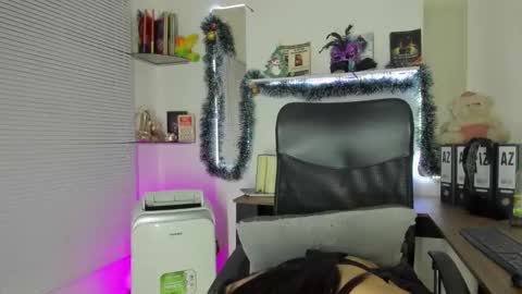Snapshot of yukiodavis chatting on December 6, 4:47 am Yukio Davis  online show from December 6, 4:47 am