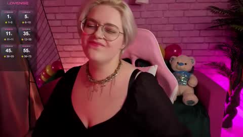 Yuki online show from November 25, 12:16 pm