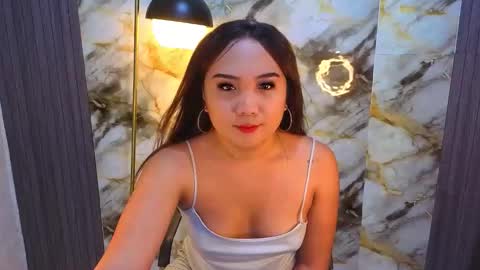 Snapshot of yulia_lipps chatting on May 18, 2:23 pm yulia_lipps online show from May 18, 2:23 pm