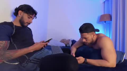 Snapshot of yulianpereira25 chatting on October 10, 1:15 am yulian 2811 online show from October 10, 1:15 am