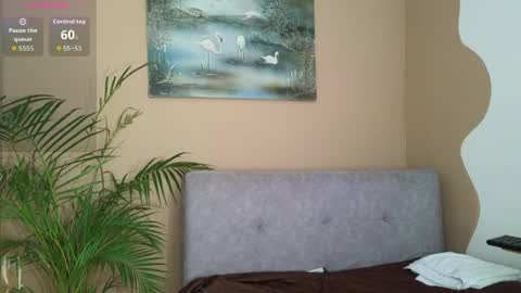 yuliethpetite online show from April 7, 1:22 pm