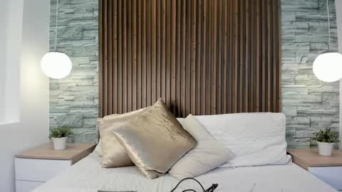 Snapshot of yulievans chatting on January 18, 12:24 am yulievans online show from January 18, 12:24 am