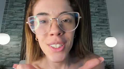 Snapshot of yulievans chatting on January 23, 10:22 pm yulievans online show from January 23, 10:22 pm