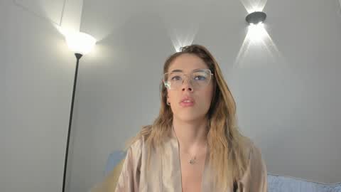 Snapshot of yulievans chatting on January 28, 4:50 am yulievans online show from January 28, 4:50 am