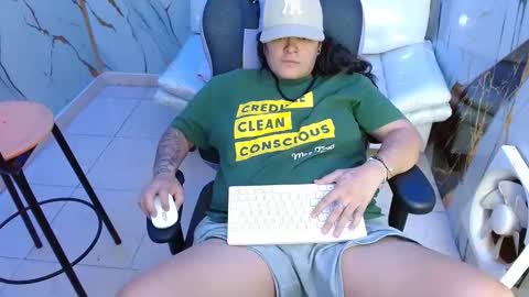 Snowflake online show from March 19, 9:30 pm