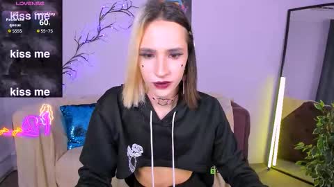 Snapshot of yumeliko_yummy chatting on September 10, 12:38 pm Yumeliko online show from September 10, 12:38 pm