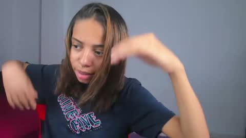 yumi_hanna online show from March 27, 4:18 am