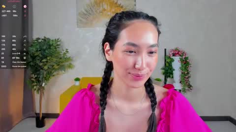 Snapshot of yummy_lamii chatting on February 20, 6:26 am Cindey online show from February 20, 6:26 am
