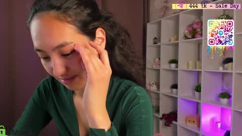 Snapshot of yummy_lamii chatting on June 9, 3:29 am Cindey online show from June 9, 3:29 am