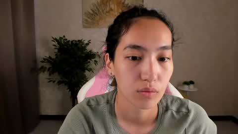 Snapshot of yummy_lamii chatting on June 26, 3:33 am Cindey online show from June 26, 3:33 am