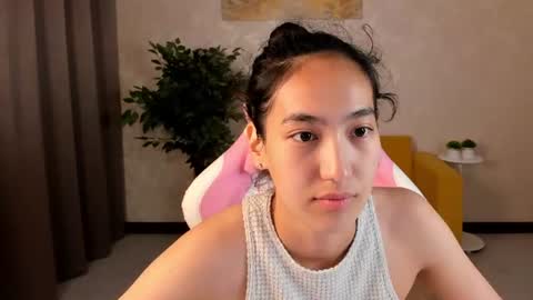 Snapshot of yummy_lamii chatting on July 6, 3:36 am Cindey online show from July 6, 3:36 am