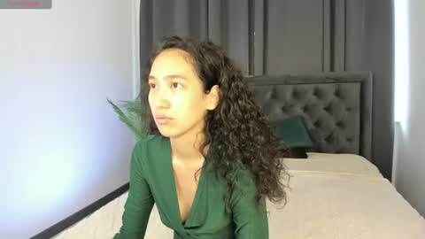 Snapshot of yummy_lamii chatting on July 14, 3:44 am Cindey online show from July 14, 3:44 am