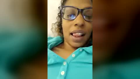 yumnum33 online show from June 27, 7:19 pm